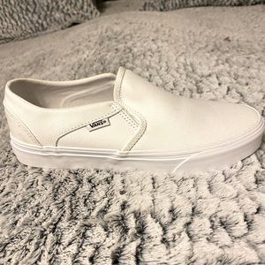 Women’s White VANS slip on size 9